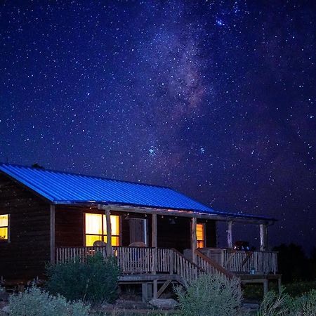 Rocky Ridge Cedar Cabin With Hot Tub & Amazing Views Crabapple Kültér fotó