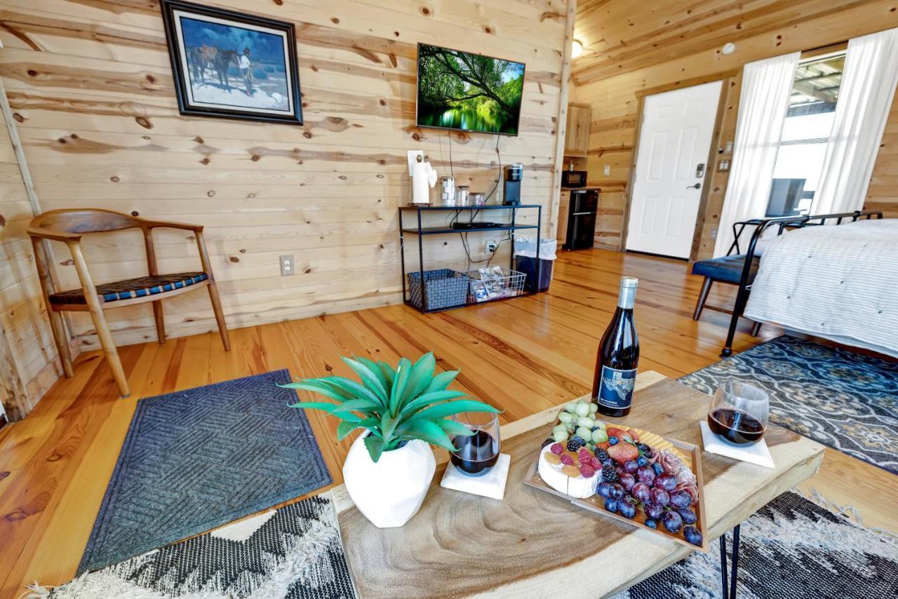 Rocky Ridge Cedar Cabin With Hot Tub & Amazing Views Crabapple Kültér fotó