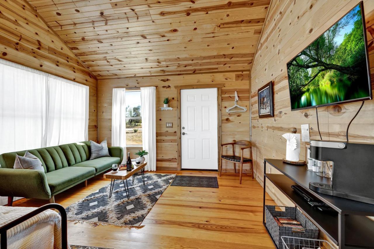 Rocky Ridge Cedar Cabin With Hot Tub & Amazing Views Crabapple Kültér fotó