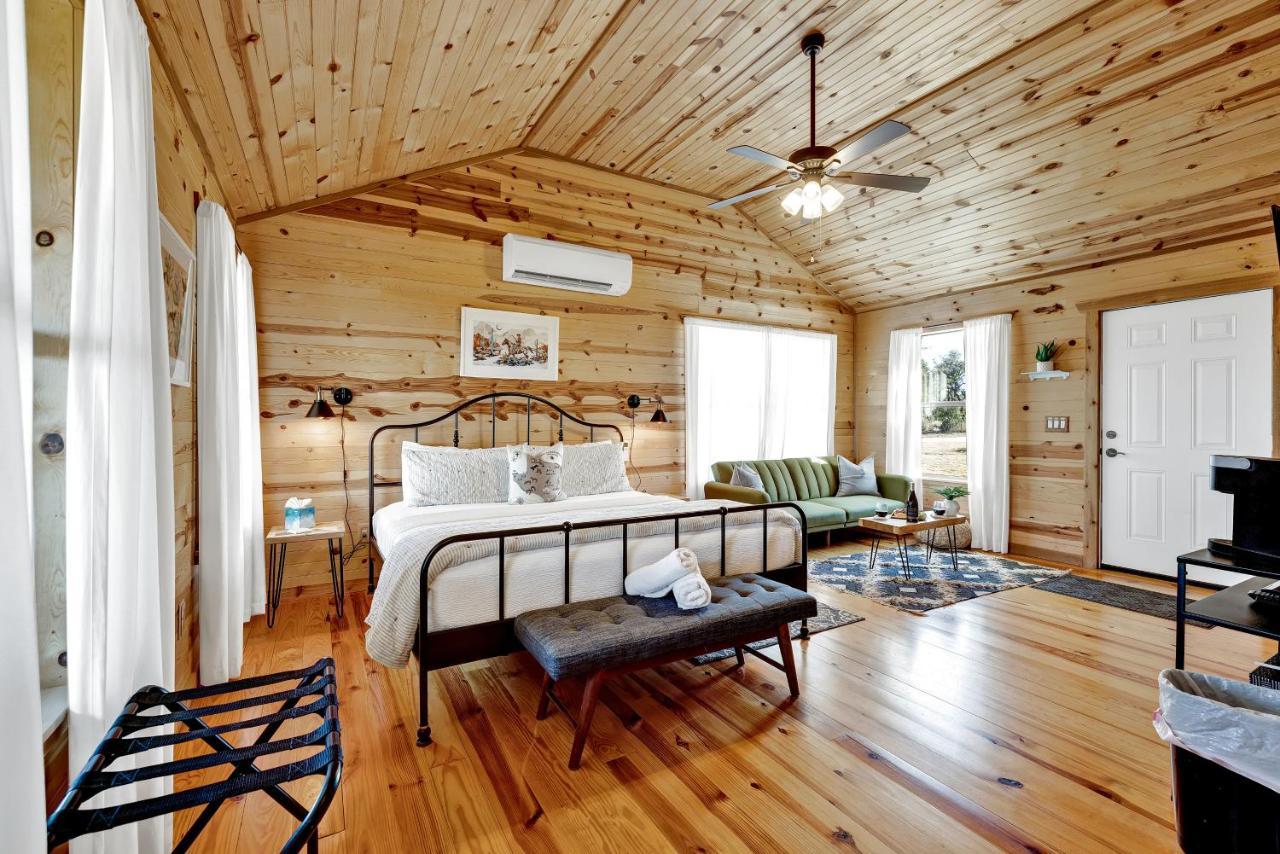 Rocky Ridge Cedar Cabin With Hot Tub & Amazing Views Crabapple Kültér fotó