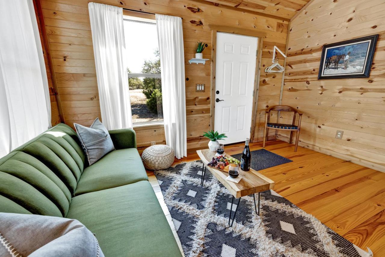 Rocky Ridge Cedar Cabin With Hot Tub & Amazing Views Crabapple Kültér fotó